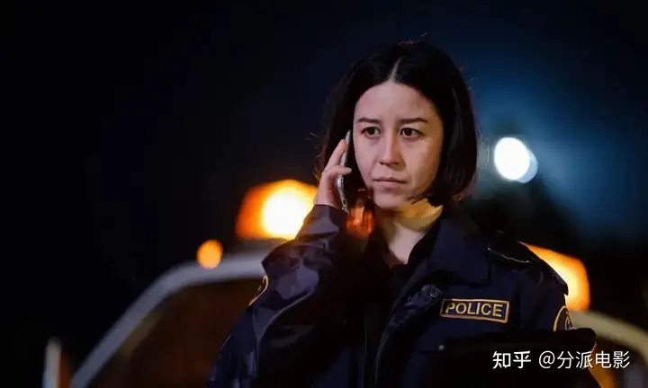 《戴洛奇小镇》意外爆火,豆瓣9分犯罪悬疑喜剧!