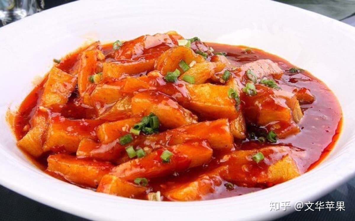 茄子还可以变着花样吃 既美味好吃又能防病 你不妨试试 茄子有抗癌 活血 清热消肿 助消化 护心脏功效