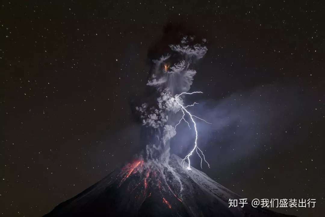 他们冒着生命危险 只为拍下极致的火山与星空 知乎