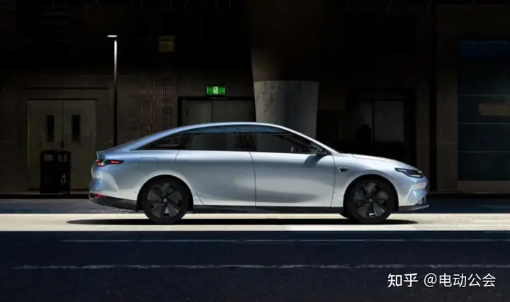 造车新势力2022交付榜单出炉：埃安夺冠，哪吒第二