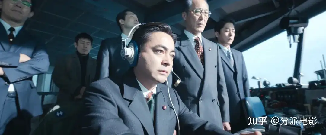 《凶降喜讯》太敢拍,这片对“四国”贴脸开大