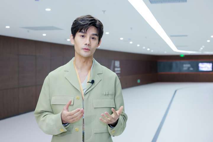 跟着王凯打卡小罐茶黄山超级工厂，看小罐茶十年耕耘成果