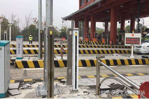 专注解答安全光栅,安全光幕疑难问题 我国国道与高速公路均属于收费
