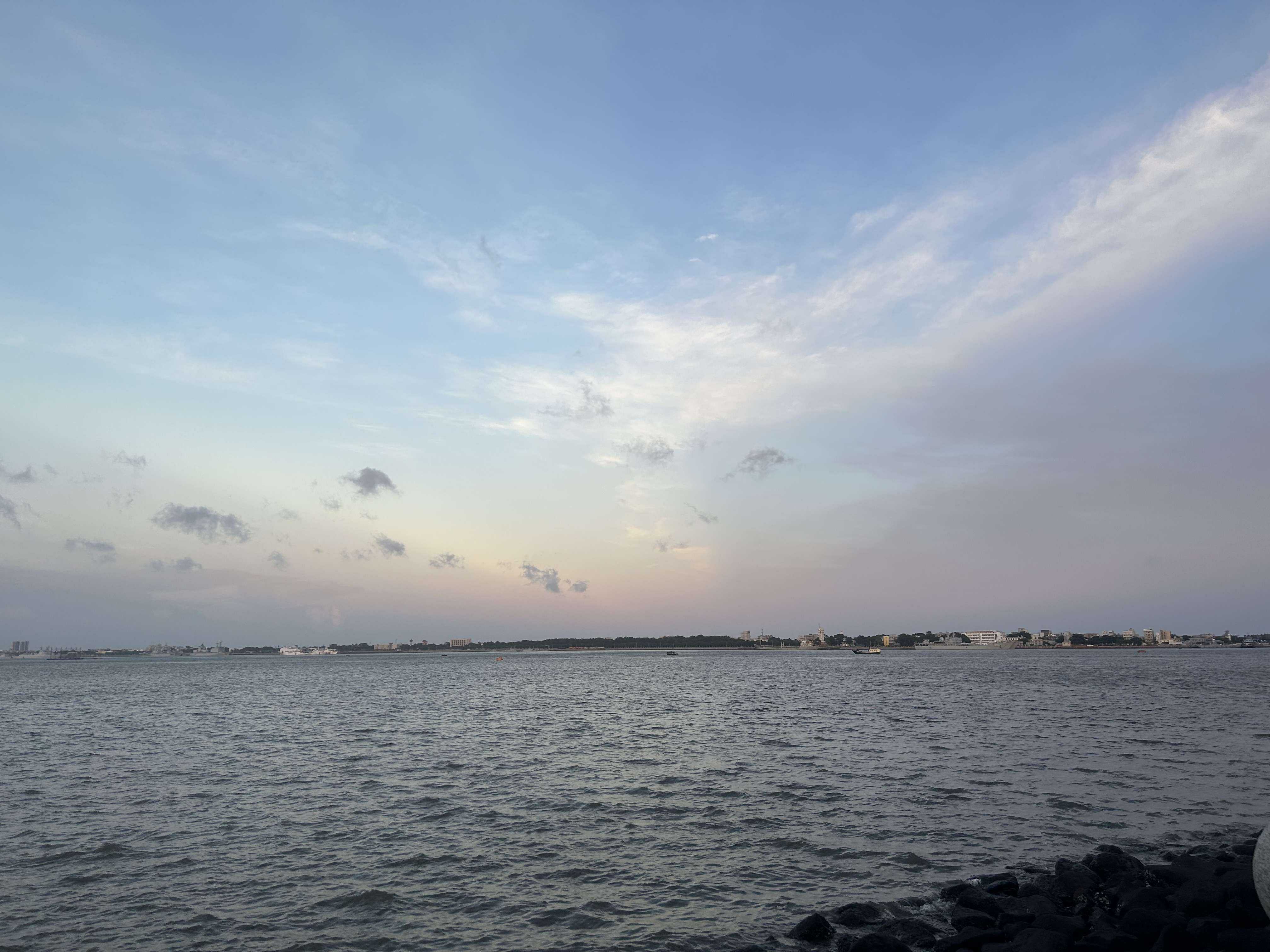 得得的茵 的想法: 秋海 | 涨潮时是有一点点秋的意思了,还… - 知乎