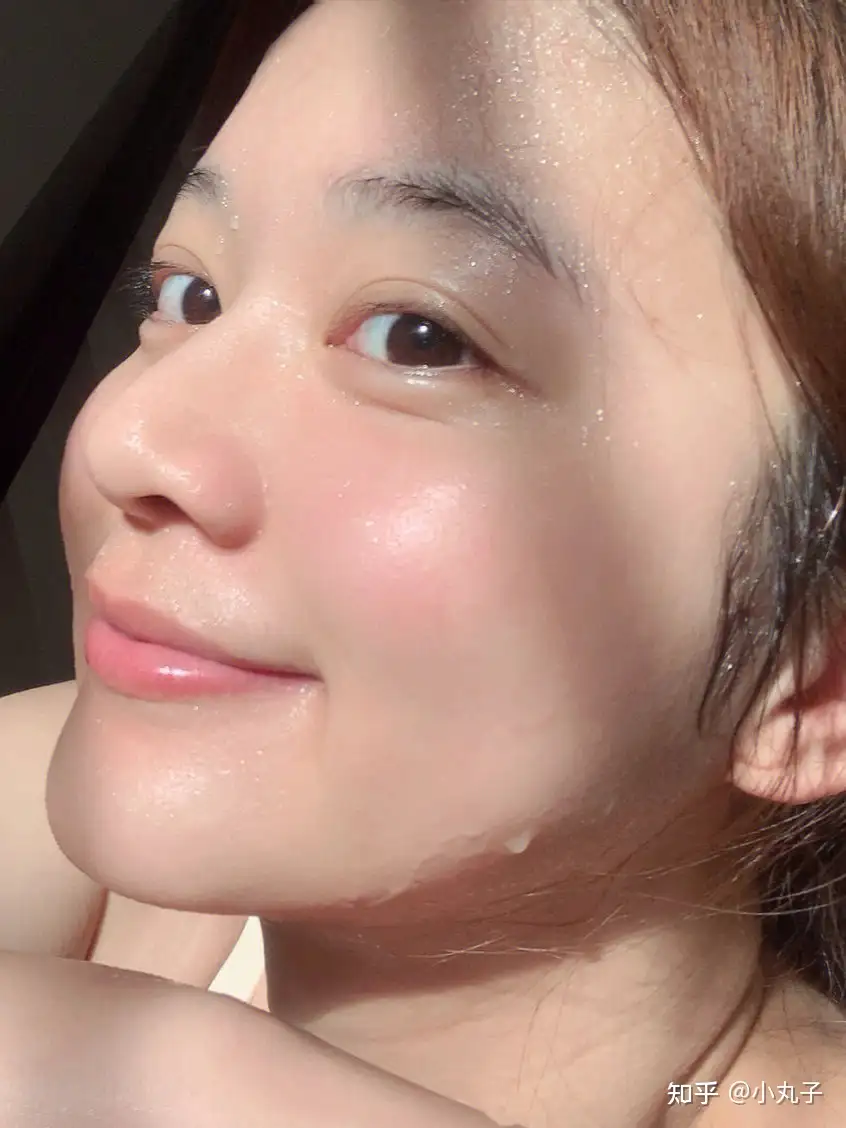 素颜脸看上去暗沉、憔悴蜡黄，嘴周、鼻周暗沉，毛孔大得能插秧，有什么方法可以改善？ - 知乎