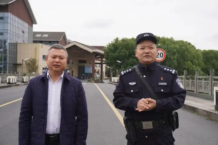 筑牢安全防线 守护平安校园 | 塘栖校区反恐防暴安全演练(图2)