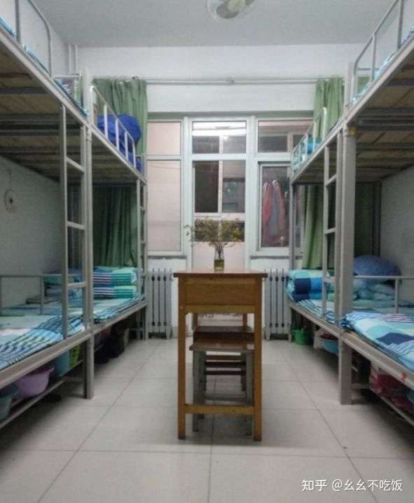 山东女子学院的宿舍条件如何?校区内有哪些生活设施?