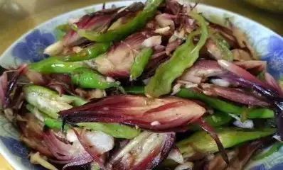 不爱吃肉的朋友可以素炒阳荷姜,味道真的美得很!