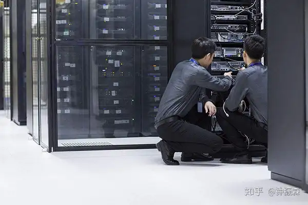 互联网公司的服务器通常采用哪些技术或品牌？  第1张
