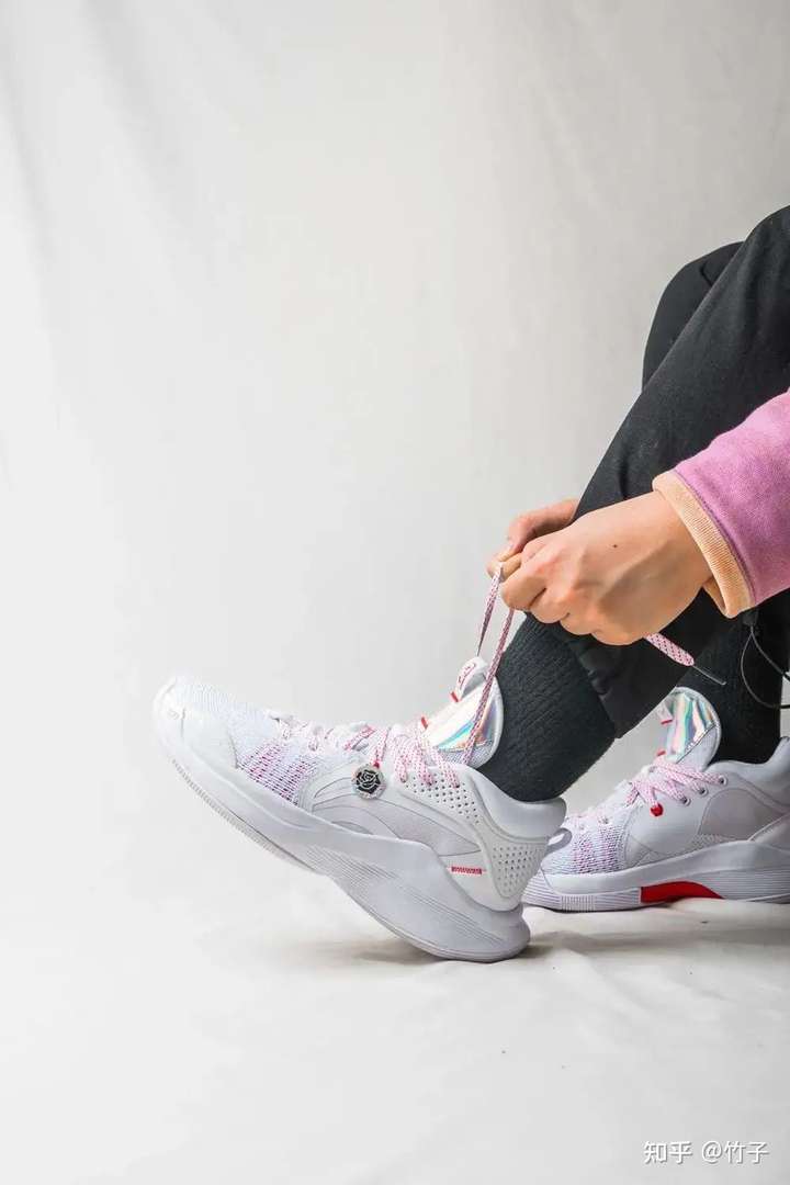 女生,要打篮球赛了,有没有推荐的比较合适的篮球鞋!