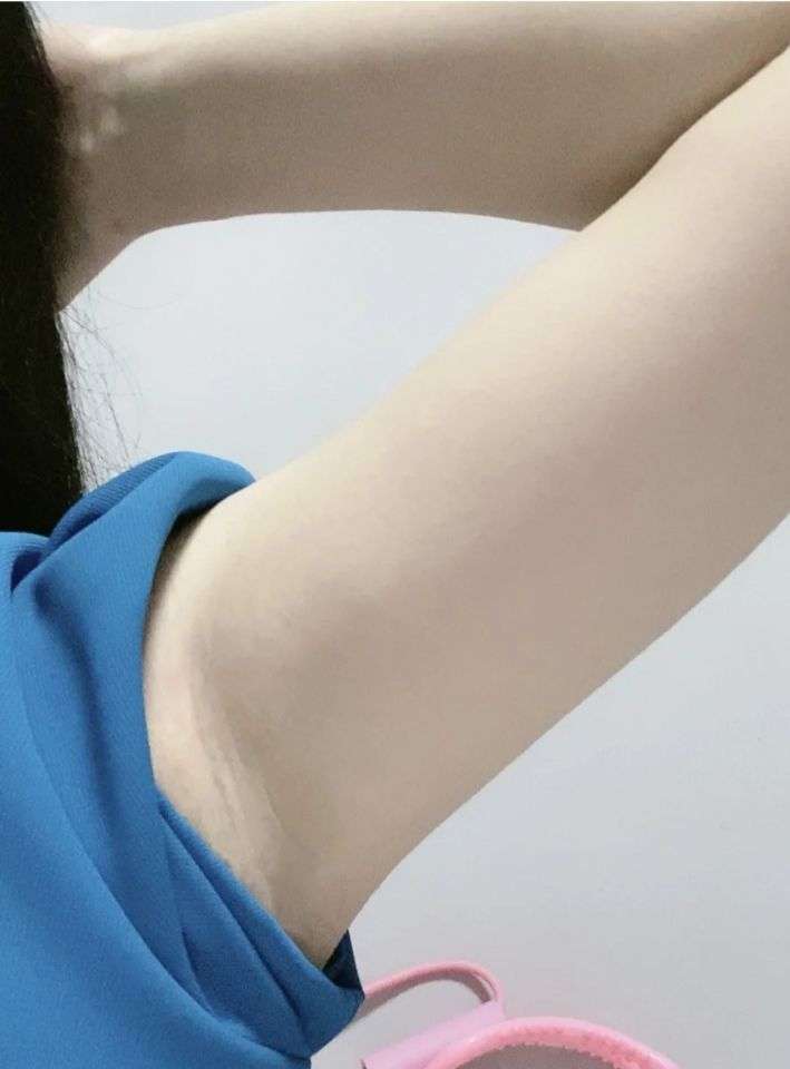 追求完美,就 连腋窝也不放过的舞蹈生来说说是怎么 美白的!