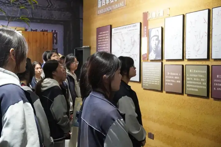 【红色校园】鲜花祭英烈 薪火永相传 | 塘栖校区开展清明祭扫活动!(图24)