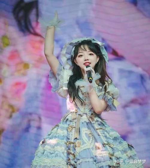 这也算翻车第一萝莉王奕萌素颜曝光除了歪嘴都还好