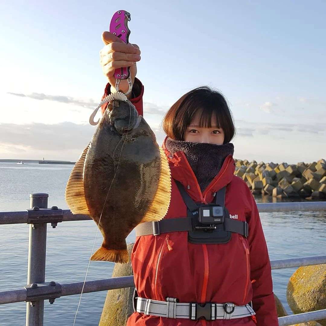 北海道李子柒 走红网络 住森林小木屋 在零下30度钓鱼 网友 看她钓鱼我能看一整天 知乎