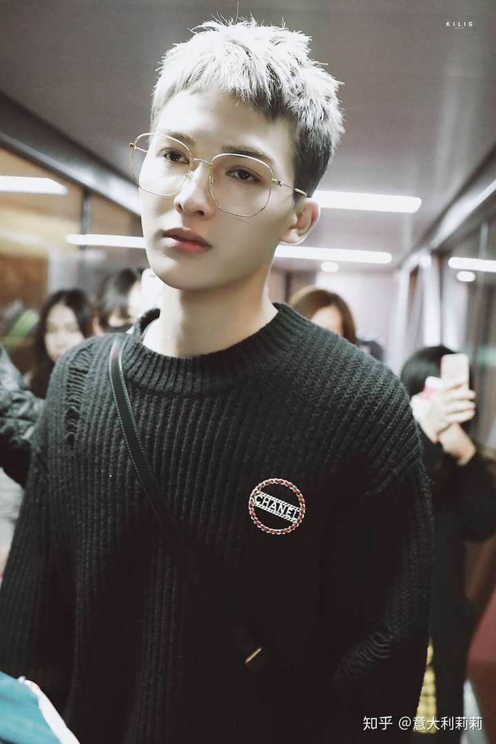 如何看待朱正廷的寸头造型?