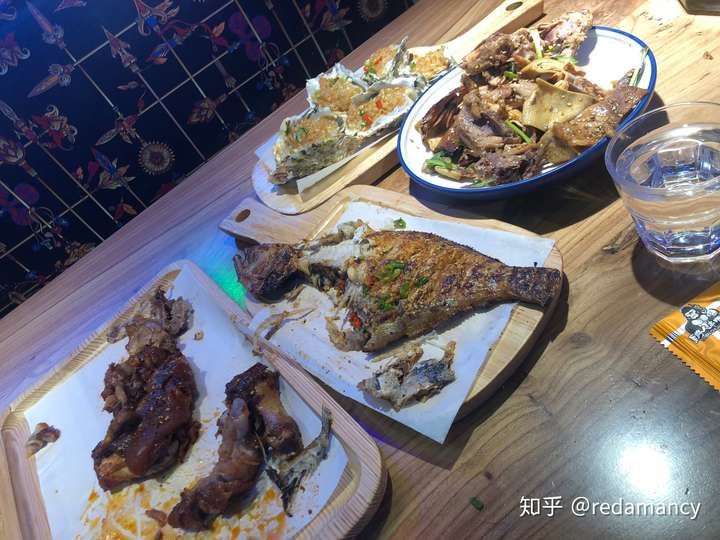 一个人大晚上去吃烧烤是一种什么体验?