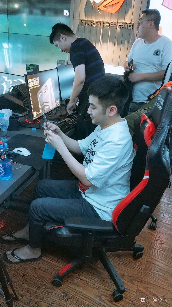 如何评价csgo主播茄子吴权清