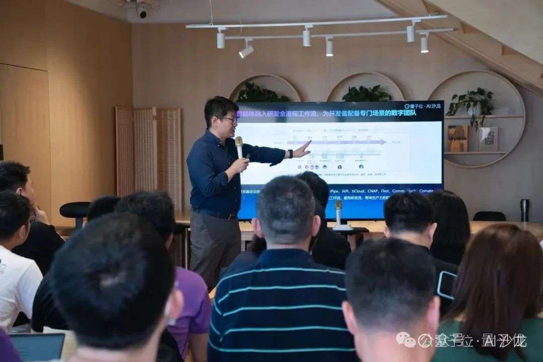 AI Coding大佬聊透了：产品智能重要还是用户体验重要？答案让人意外