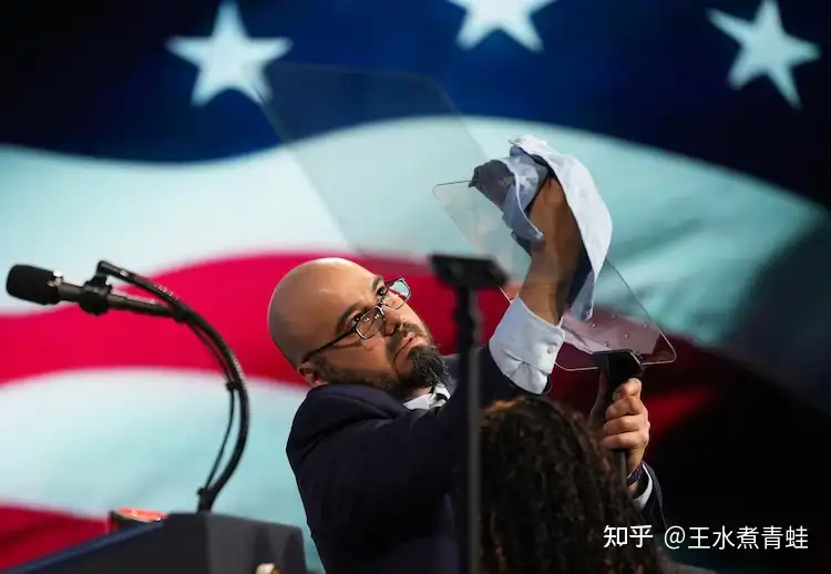 如何看待白宫提词器操作员提前获取特朗普演讲稿，并据此押注获利近 10 万元，最终被调查？