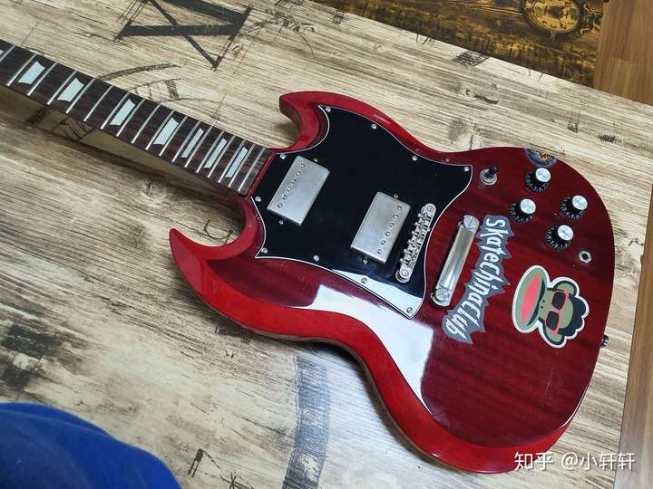 如何看待将仿琴做出品牌来的nk电吉他?