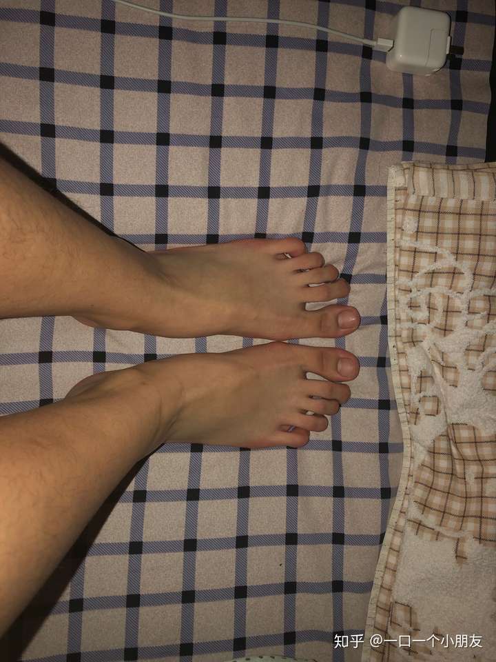 女孩子有一双特别大的脚是种怎样的体验?