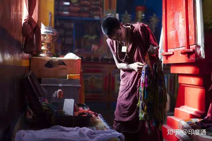 在世界最冷的地方,印度僧侣开始为过冬做准备-印度通