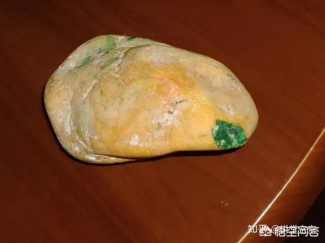 你不知道的翡翠原石秘密 如何辨别翡翠原石？