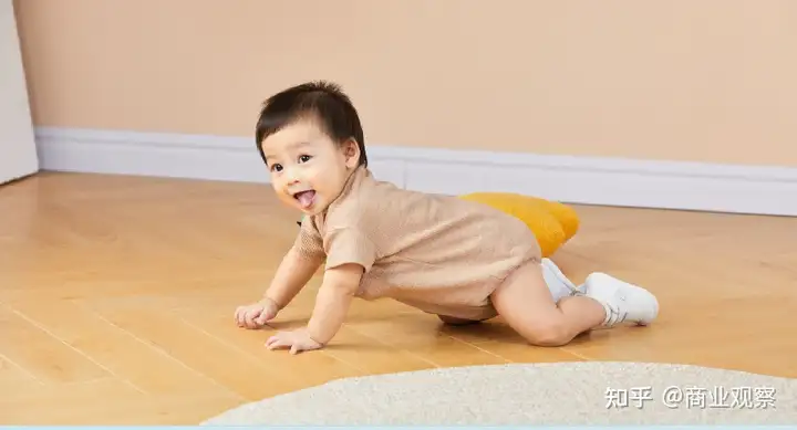 基诺浦：建议宝宝6个月开始穿鞋，保护小脚呵护本体感