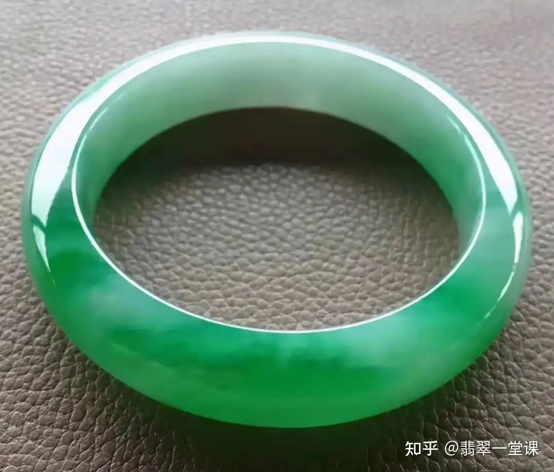 行家详解飘花翡翠和飘色翡翠到底有什么不同 哪个更好 知乎 行家详解飘花翡翠和飘色翡翠到底有什么不同 哪个更好 知乎