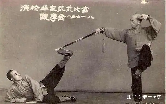 海灯法师如日中天时，一个人写了一句话，让他跌下神坛