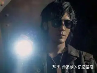 第一是青铜门里面的秘密:这个是张家世代守候的终极秘密,汪藏海发现了