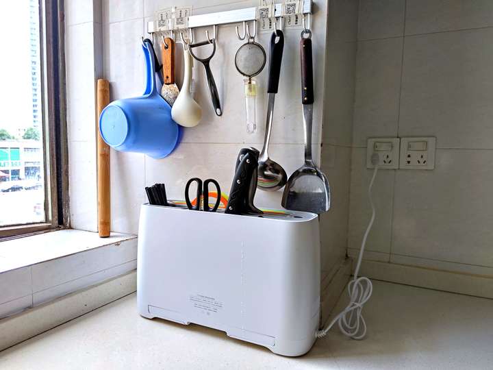 雷军推荐的厨房好物:FIVE智能刀筷砧板杀菌架,你会不会喜欢?