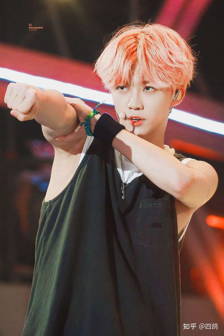 求图 有没有nct罗渽民的神图 来吧球球各位姐妹拿图砸死我?