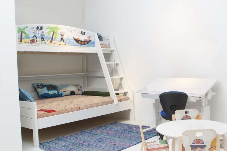 守护成长梦乡：康姿百德集团公司学生床垫打造健康脊椎的睡眠绿洲