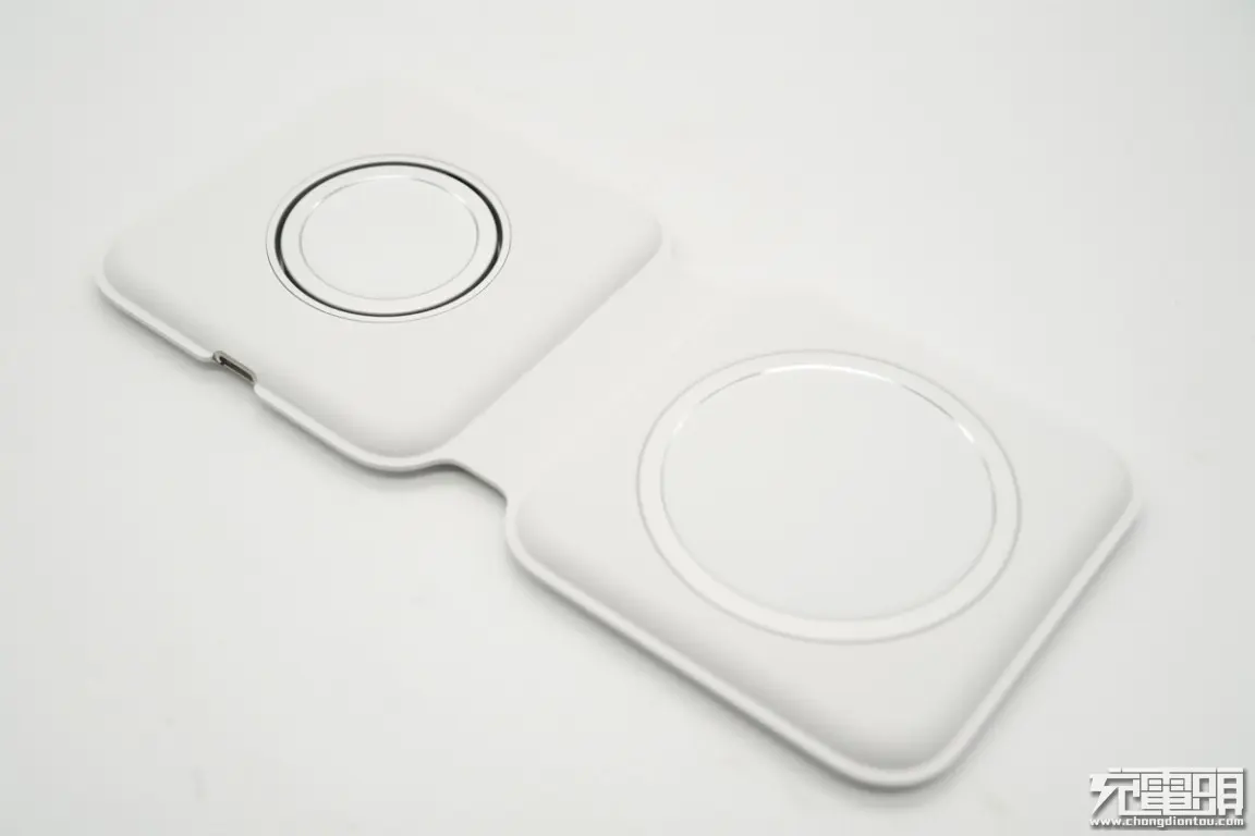 拆解报告：Apple苹果MagSafe双项无线充电器A2458 - 知乎