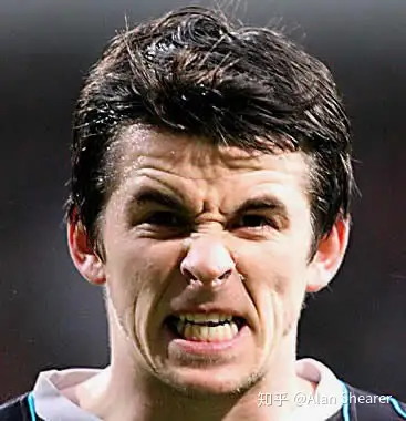 足球场上有哪些硬汉球员? - 知乎