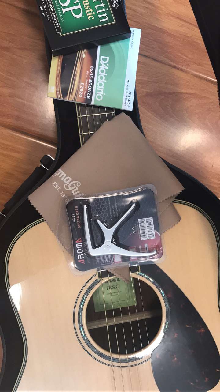 朋友们帮忙鉴定下这把雅马哈fg830?