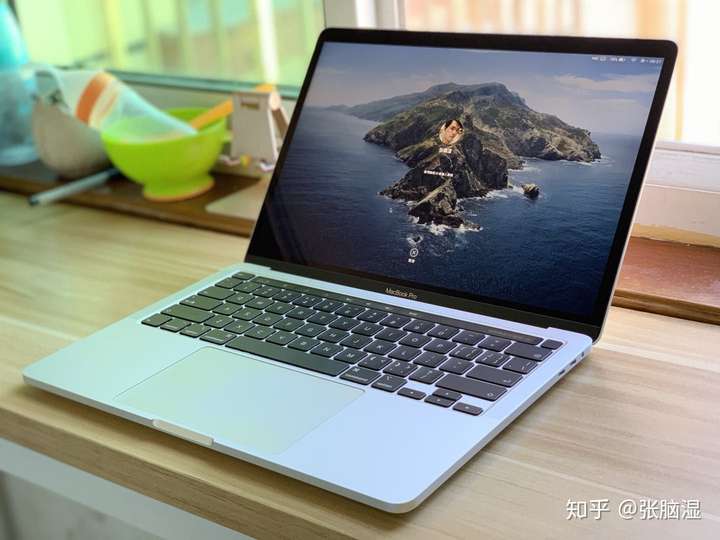 感觉苹果电脑很好看,但是我用不上它们的系统,怎么办?