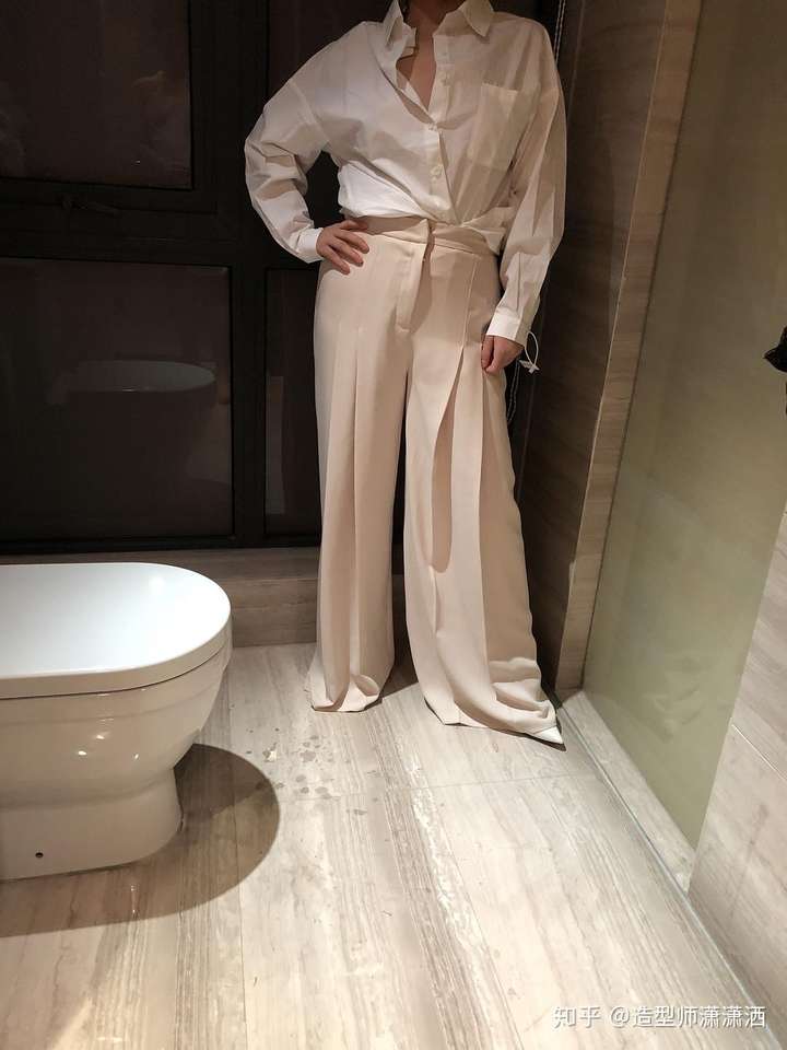 如何看待一个158却又115斤的女孩子