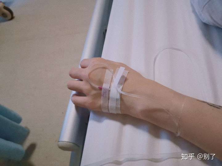 当一个人在医院里住院是什么感觉