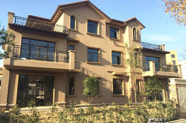 湖北省襄阳市南漳经济开发区绿谷大道,楼盘名字叫颐和·杉园