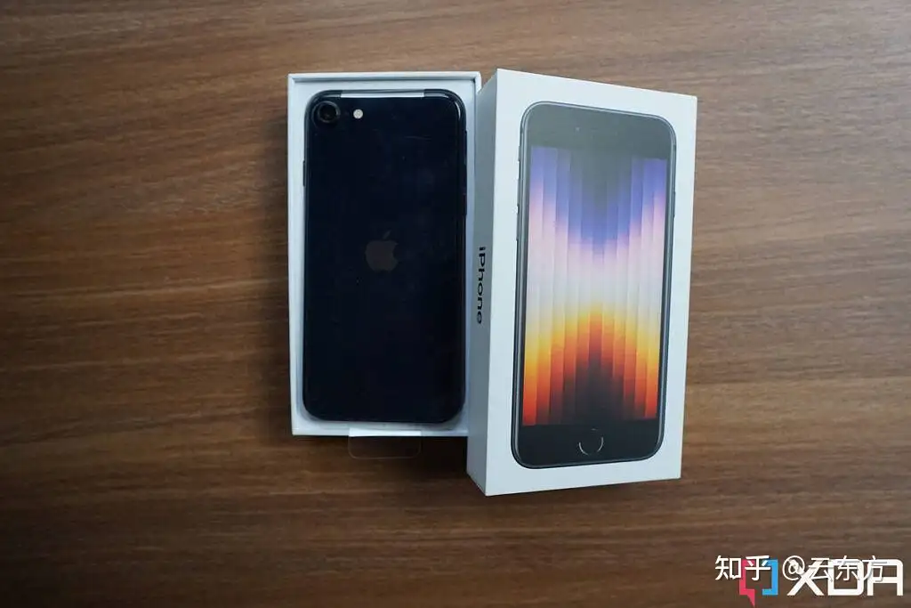 Apple iPhone SE 3 (2022) 拆箱：盒子里有什么？ - 知乎