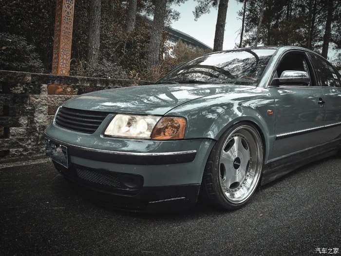 20年的帕萨特b5走日系vip风玩的就是混搭