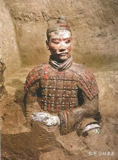 秦始皇兵马俑是用活人烧制 一尊裂开的兵马俑 或许可以揭开谜题 知乎
