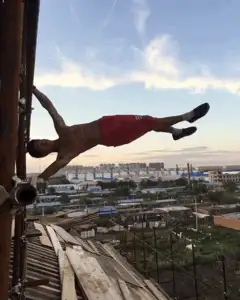 草根有什么不可能让搬砖小伟告诉你