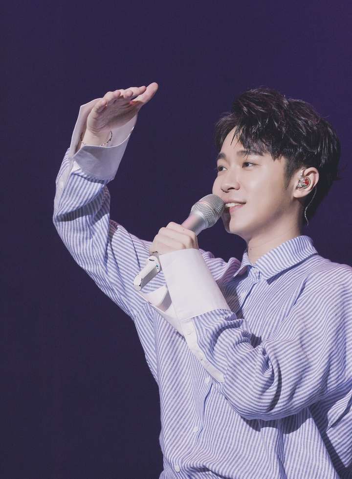 作为吴青峰的粉丝,对吴青峰最近的走红你有什么感受? - 知乎