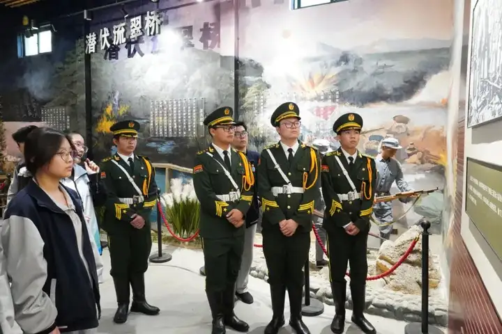【红色校园】鲜花祭英烈 薪火永相传 | 塘栖校区开展清明祭扫活动!(图26)