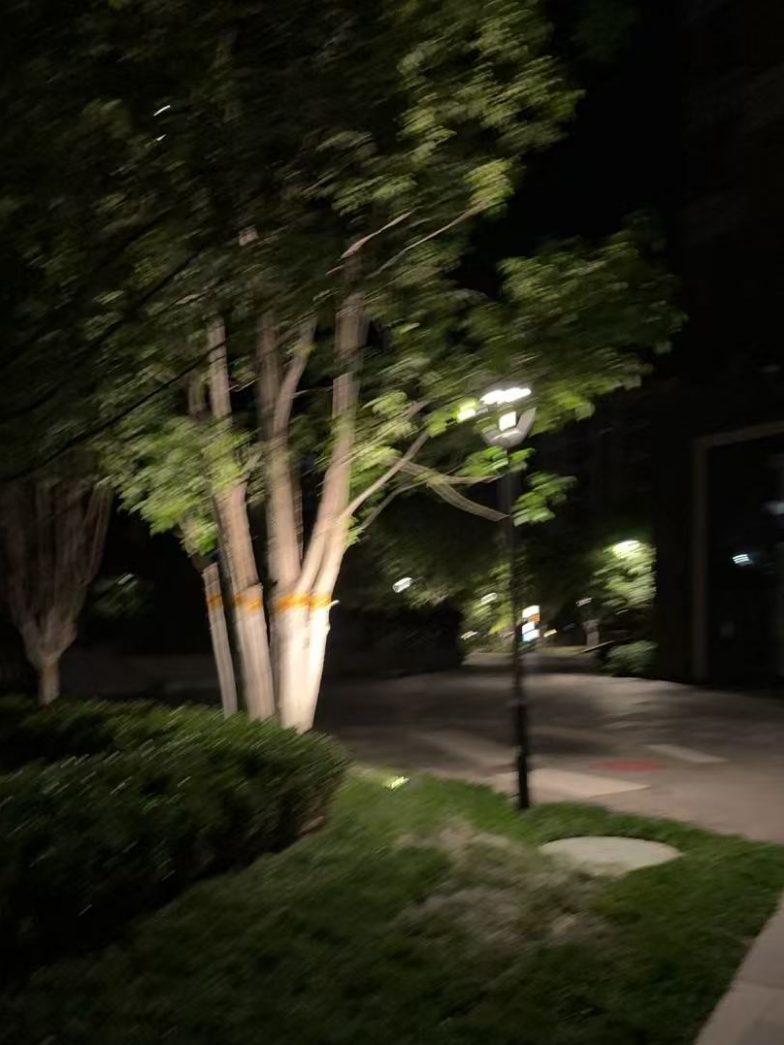 GPT4o生成的烂自拍，反而比我们更真实。