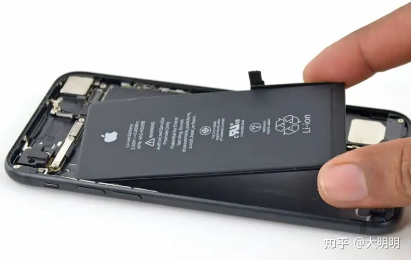 超人気高品質 iPhone 8 電池89% Space Gray 64GB Softbank 