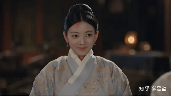 如何看待《尚食》中殷紫萍体现的职场女性力量？(尚食为什么换女主角)